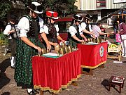 Glockengruppe spielt beim Krbismarkt 