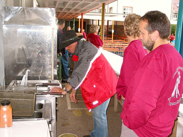 Die Helfer beim Kreis-Trachten Jugendtreffen 2004