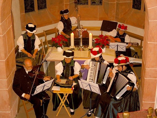 Adventskonzert der Stubenmusik und Glockengruppe