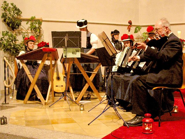 Adventskonzert der Stubenmusik und Glockengruppe