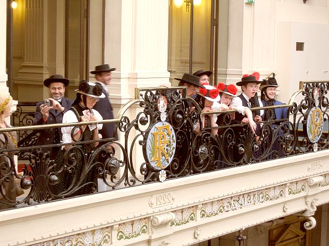 Gruppenbilder beim Weinlesefest in Paris