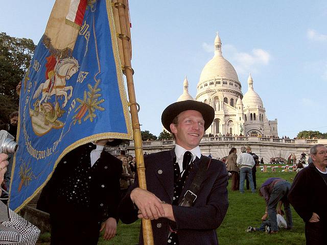 Gruppenbilder beim Weinlesefest in Paris