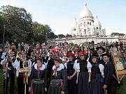 Gruppenbilder beim Weinlesefest in Paris