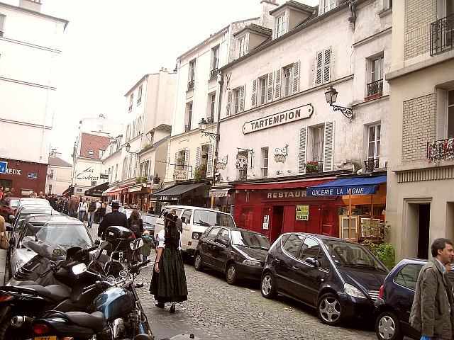 Das Knstlerviertel Montmatre und Paris bei Nacht