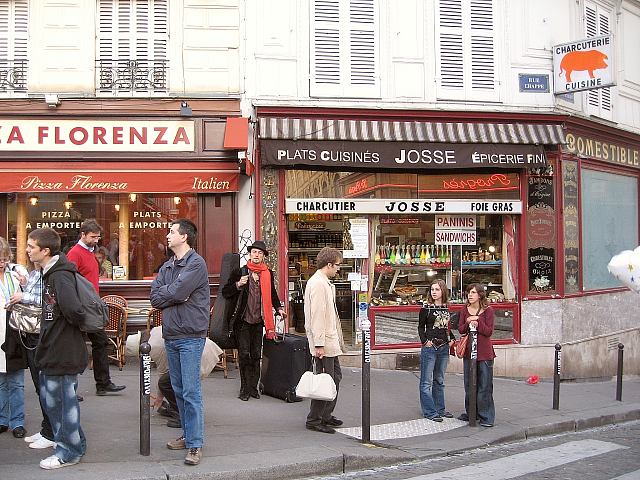 Das Knstlerviertel Montmatre und Paris bei Nacht