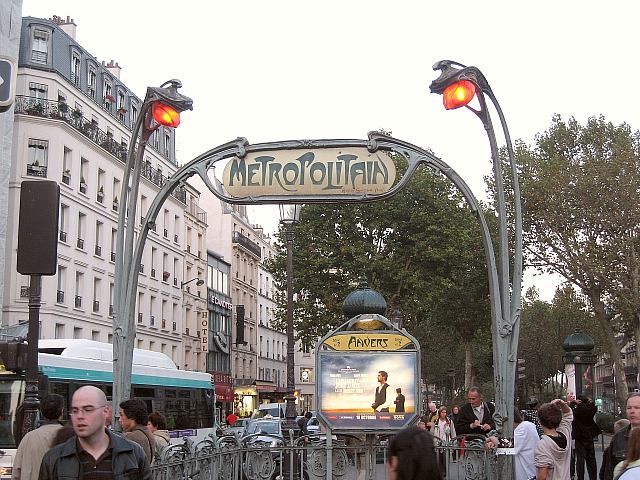 Das Knstlerviertel Montmatre und Paris bei Nacht