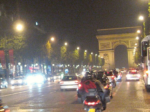 Das Knstlerviertel Montmatre und Paris bei Nacht