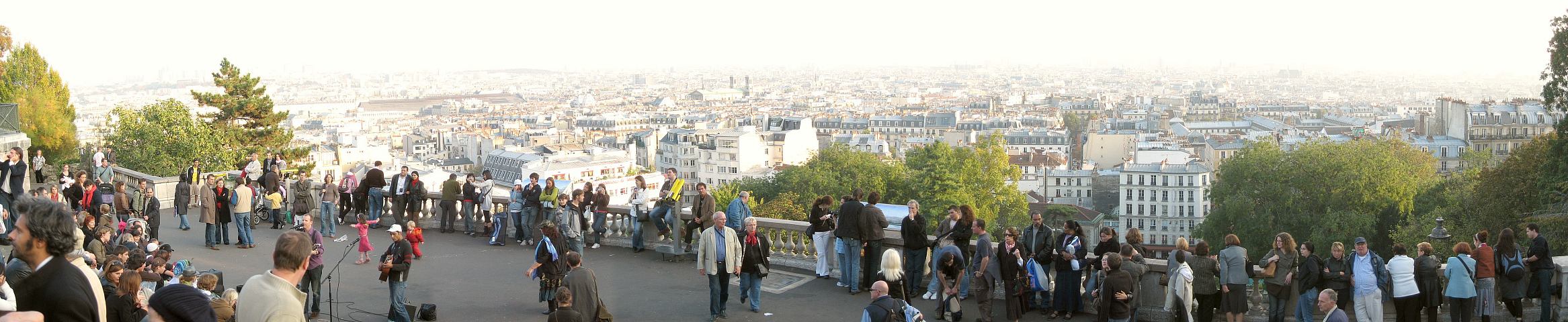 Das Knstlerviertel Montmatre und Paris bei Nacht