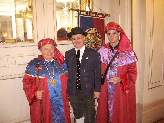 Umzugsteilnehmer beim Weinlesefest in Paris