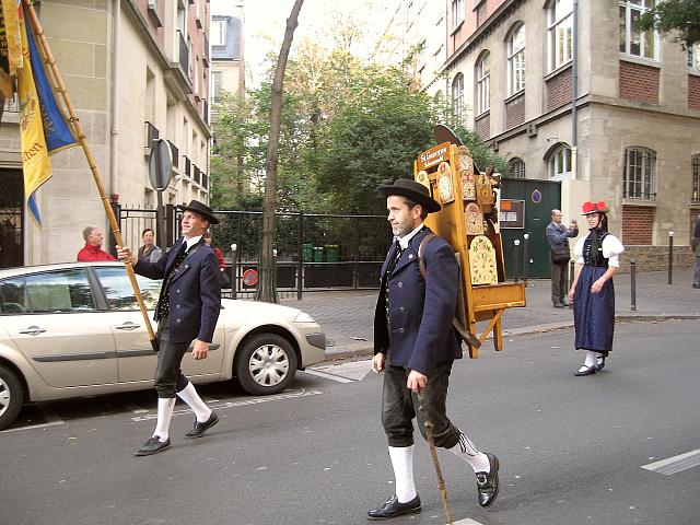 Der Trachtenverein beim Weinlesefest in Paris