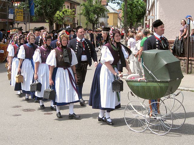 Die Gruppen 11..20 beim 54. Gautrachtentreffen