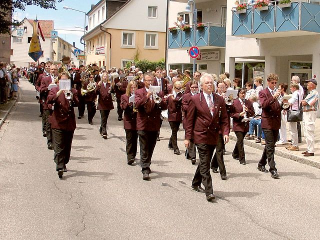 Die Gruppen 1..10 beim 54. Gautrachtentreffen