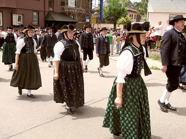 Die Gruppen 1..10 beim 54. Gautrachtentreffen