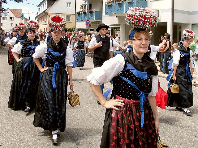 Die Gruppen 1..10 beim 54. Gautrachtentreffen