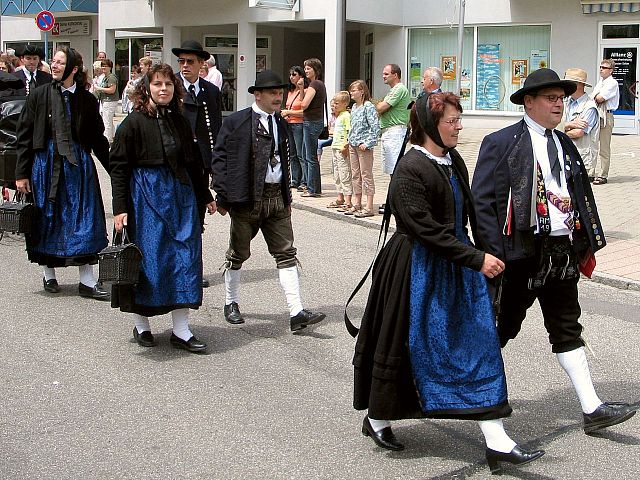 Die Gruppen 1..10 beim 54. Gautrachtentreffen