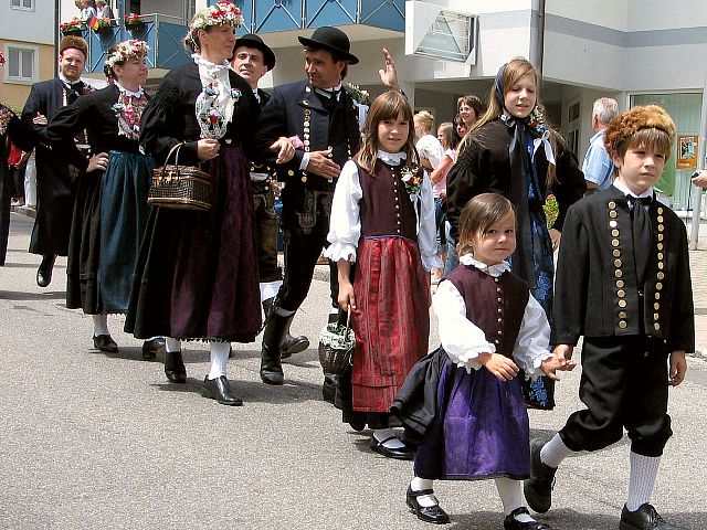 Die Gruppen 21..30 beim 54. Gautrachtentreffen