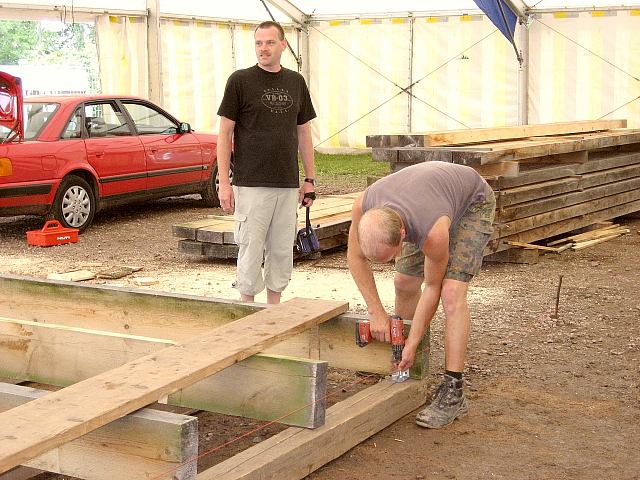 Der Ausbau des Festzelts