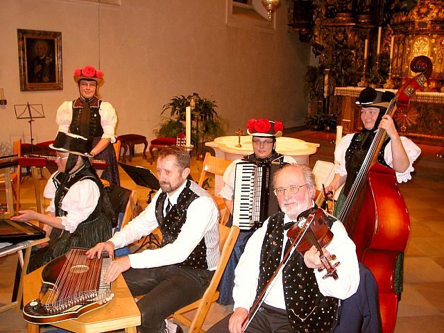 Adventskonzert der Stubenmusik und Glockengruppe 