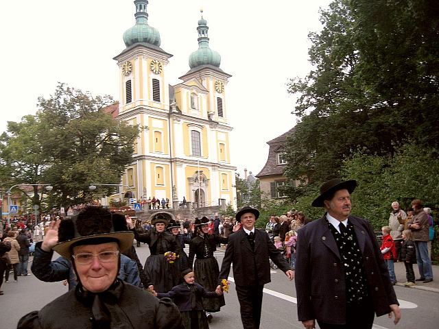 Der Trachtenverein beim Umzug in Donaueschingen