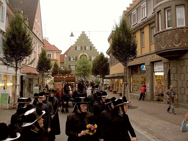 Der Trachtenverein beim Umzug in Donaueschingen