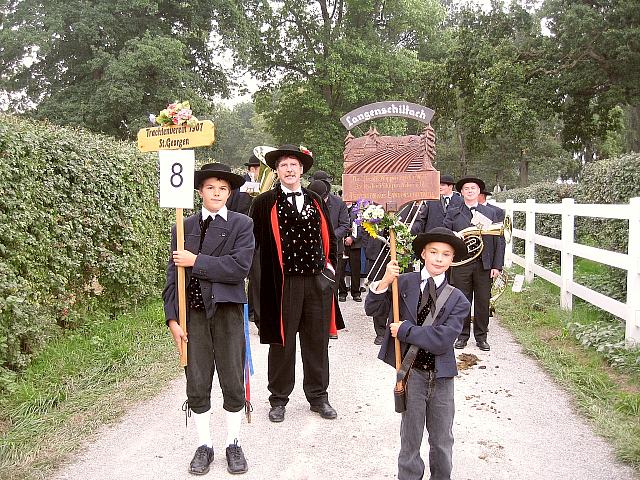 Der Trachtenverein beim Umzug in Donaueschingen