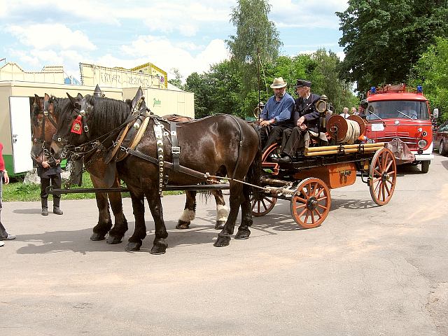 Historische Feuerwehrfahrzeuge