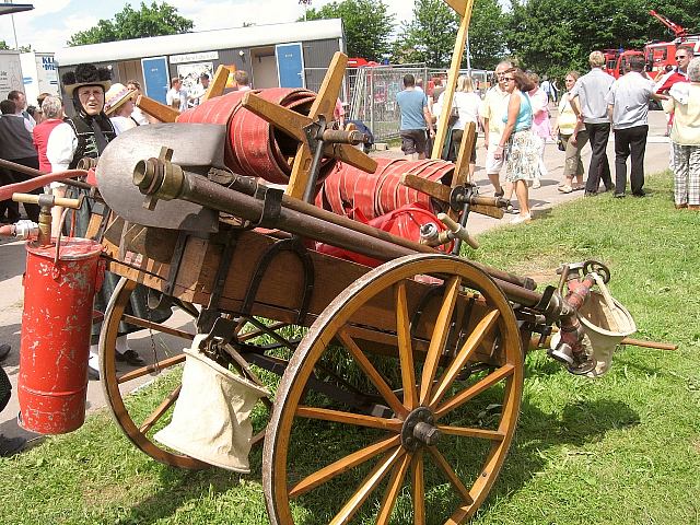 Historische Feuerwehrfahrzeuge