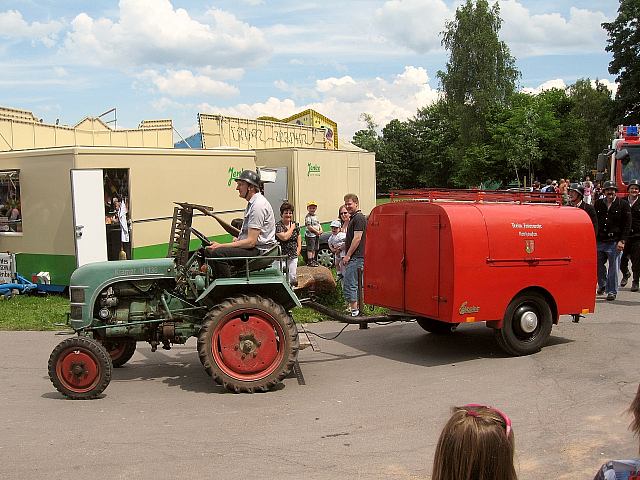 Historische Feuerwehrfahrzeuge