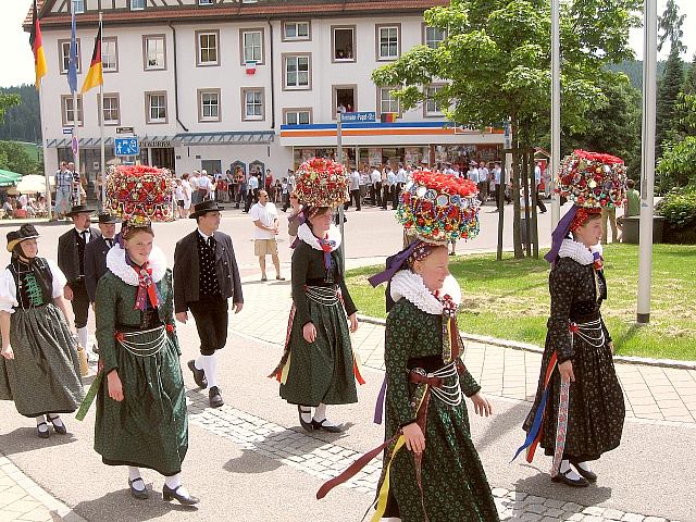 Der Trachtenverein beim Feuerwehrfest