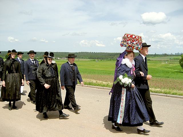 Hochzeitszug in Moenchweiler 