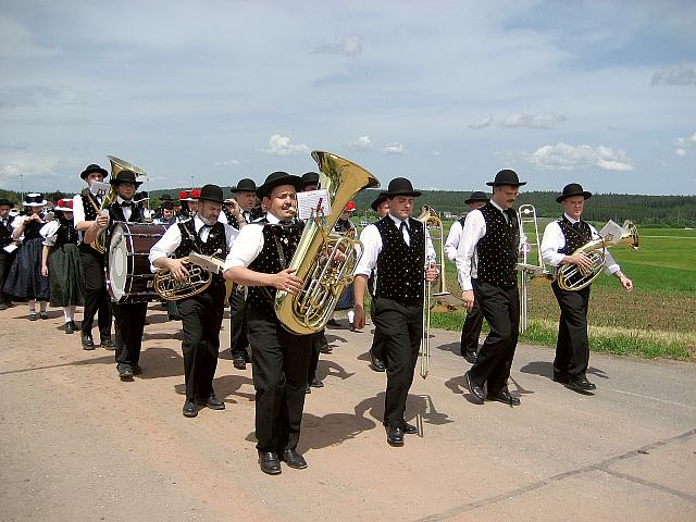 Hochzeitszug in Moenchweiler 