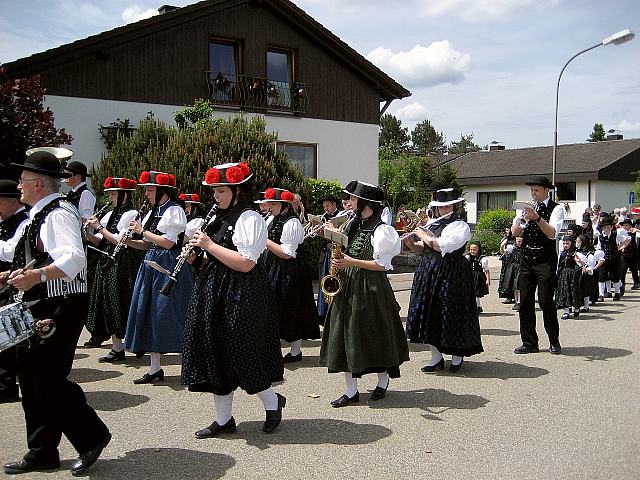 Hochzeitszug in Moenchweiler 