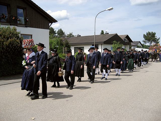 Hochzeitszug in Moenchweiler 