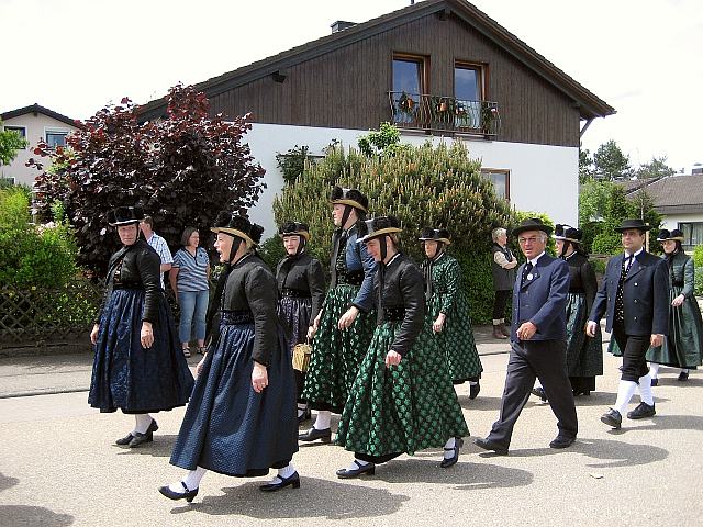 Hochzeitszug in Moenchweiler 