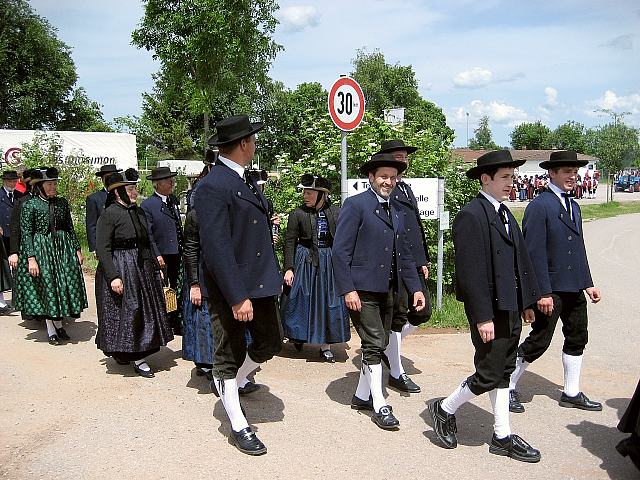 Hochzeitszug in Moenchweiler 