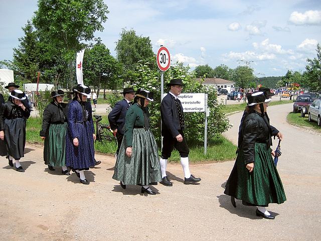 Hochzeitszug in Moenchweiler 