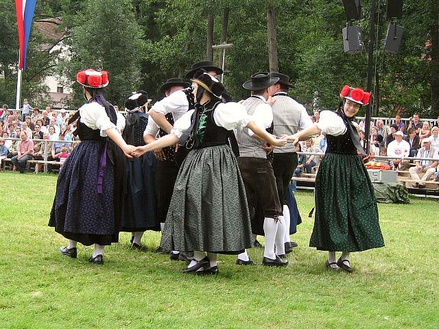 Der Trachtenverein beim Schferlauf in Wildberg