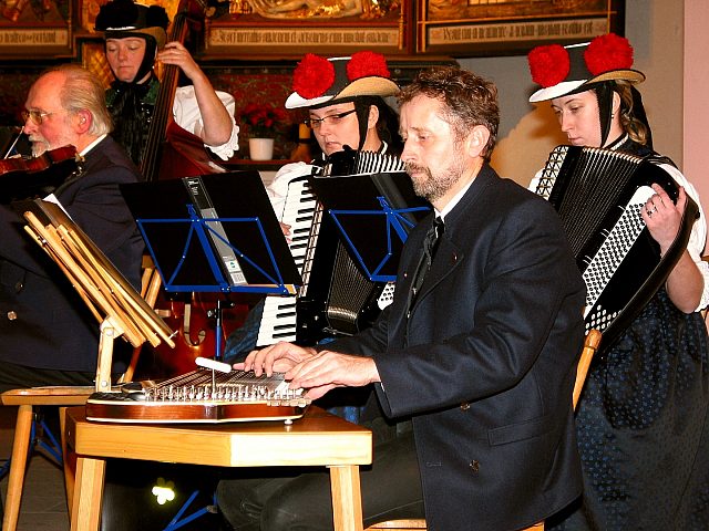 Adventskonzert der Stubenmusik und Glockengruppe 