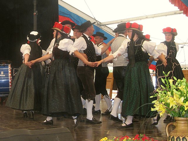 Unterhaltungsprogramm im Festzelt 