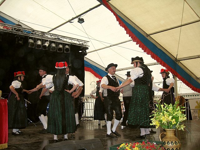 Unterhaltungsprogramm im Festzelt 