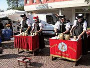 Glockengruppe spielt beim Kürbismarkt 