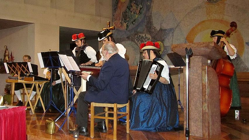 Adventskonzert der Stubenmusik und Glockengruppe 