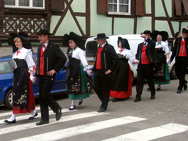 Der Umzug beim Kirschenfest in Westhoffen 