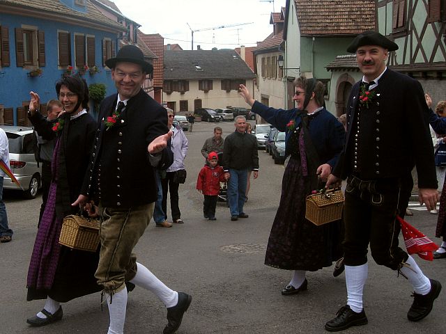 Der Umzug beim Kirschenfest in Westhoffen 