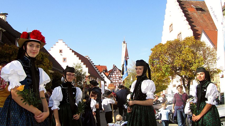 Trachtenverein bei der Brunlinger Kilbig 