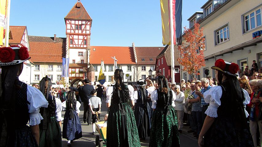 Trachtenverein bei der Brunlinger Kilbig 