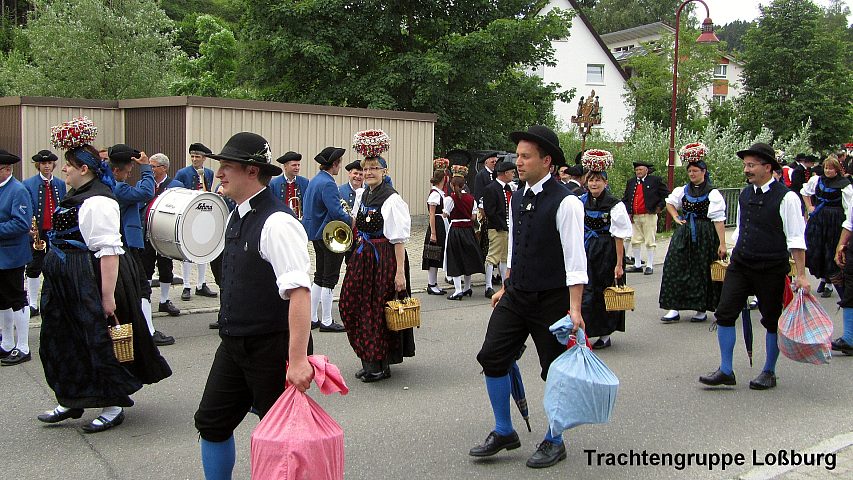 Der Festzuzg beim Gautrachtentreffen in Niedereschach 