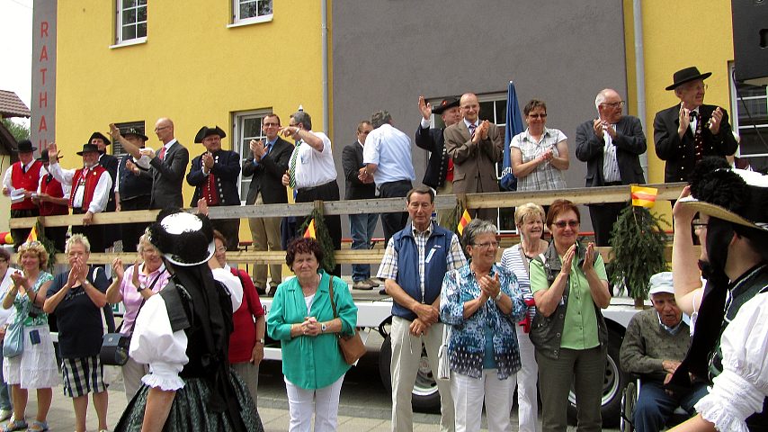 Der Festzuzg beim Gautrachtentreffen in Niedereschach 