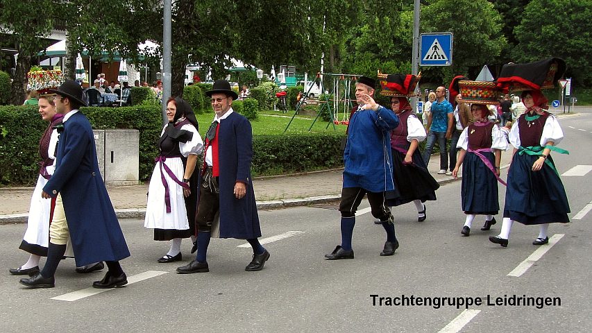 Der Festzuzg beim Gautrachtentreffen in Niedereschach 