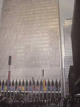 Trachtenverein vor dem WTC